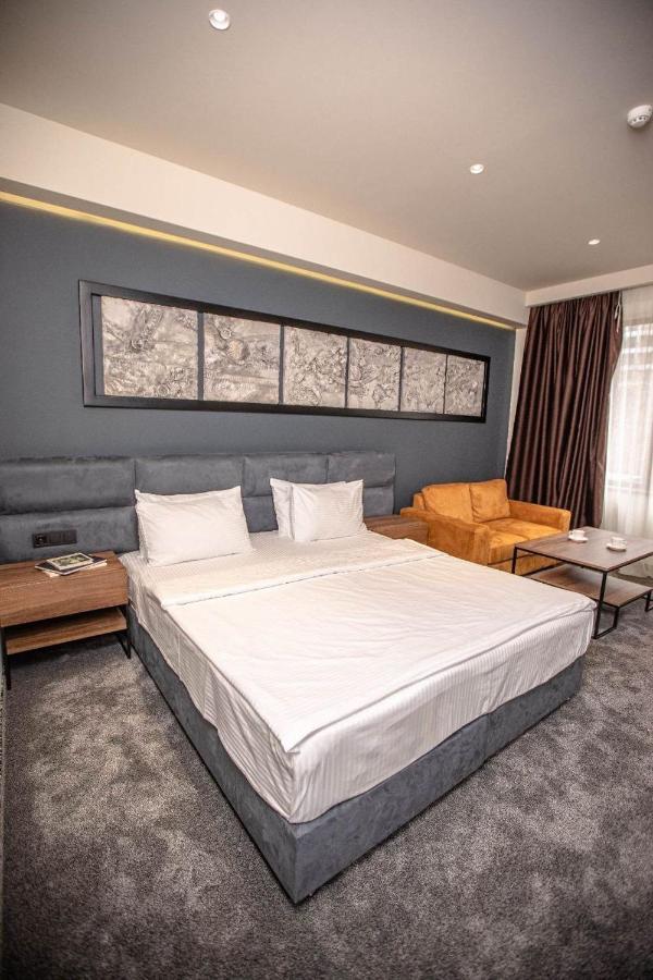 Nor Ekats Aparthotel Jerevan Exteriör bild